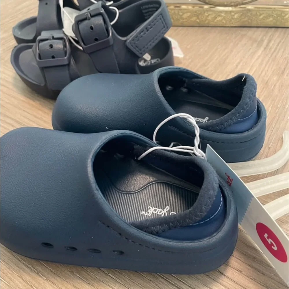 TWO Cat and Jack toddler sandal/ shoes size 5- price for both